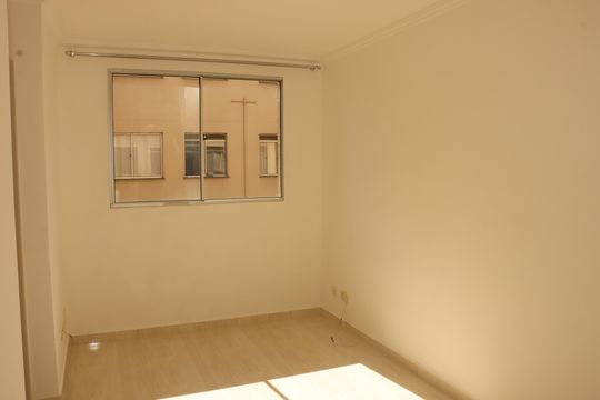 Sala de apartamento à venda com 2 quartos, 43m² em Jardim Santa Teresinha, São Paulo