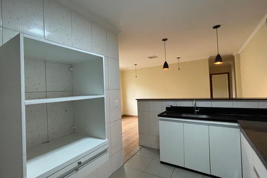 Cozinha de apartamento para alugar com 2 quartos, 80m² em Zumbi, Rio de Janeiro