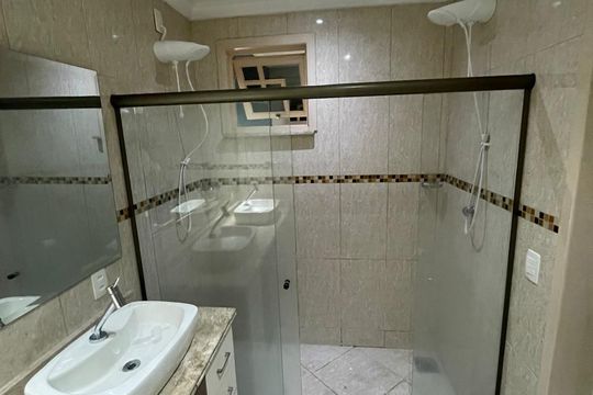 Banheiro de casa à venda com 3 quartos, 150m² em Realengo, Rio de Janeiro