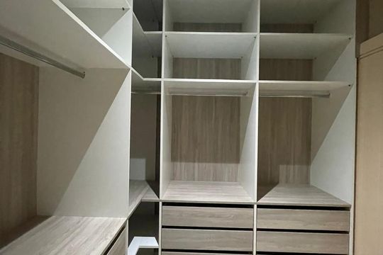 Closet de casa à venda com 3 quartos, 150m² em Realengo, Rio de Janeiro