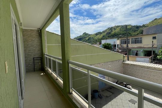 Área externa de casa à venda com 3 quartos, 150m² em Realengo, Rio de Janeiro
