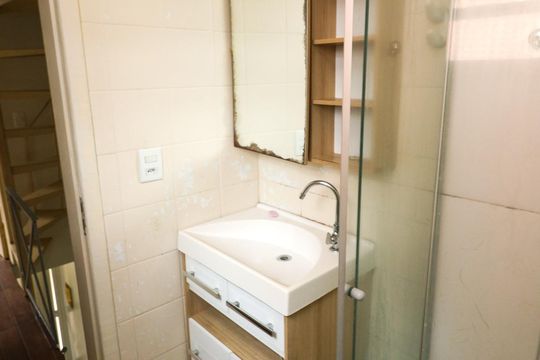 Banheiro de casa de condomínio para alugar com 3 quartos, 90m² em Lomba do Pinheiro, Porto Alegre