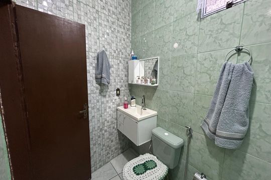 Casa à venda com 2 quartos, 70m² em Praia, Contagem