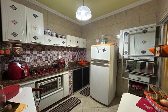 Casa à venda com 2 quartos, 70m² em Praia, Contagem