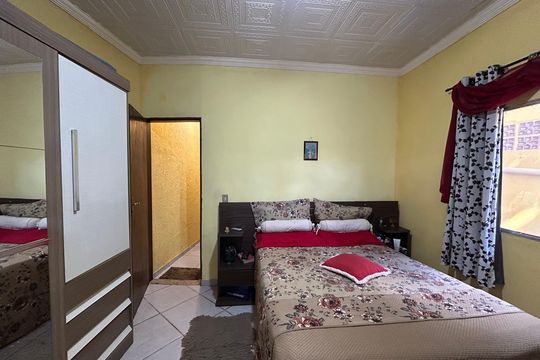 Casa à venda com 2 quartos, 70m² em Praia, Contagem