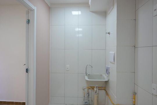 Área de Serviço  de apartamento para alugar com 2 quartos, 33m² em Vila Suzana, São Paulo
