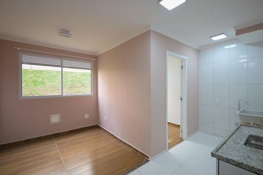 Sala de apartamento para alugar com 2 quartos, 33m² em Vila Suzana, São Paulo