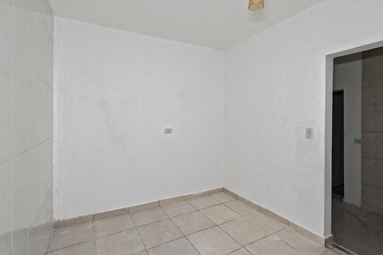 Sala de casa à venda com 1 quarto, 40m² em Jardim Marisa, São Paulo