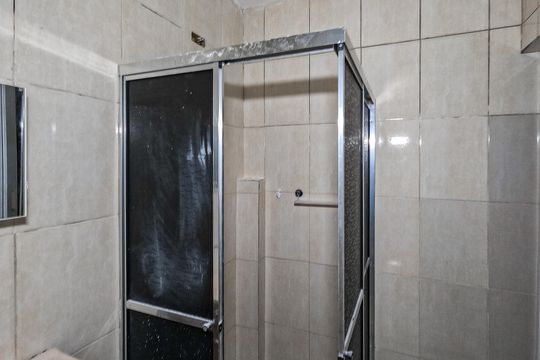 Banheiro de casa à venda com 1 quarto, 40m² em Jardim Marisa, São Paulo