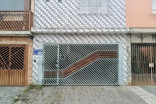 Fachada de casa à venda com 1 quarto, 40m² em Jardim Marisa, São Paulo