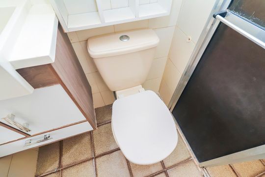 Banheiro de apartamento à venda com 2 quartos, 66m² em Conjunto Residencial José Bonifácio, São Paulo