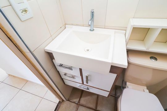 Banheiro de apartamento à venda com 2 quartos, 66m² em Conjunto Residencial José Bonifácio, São Paulo
