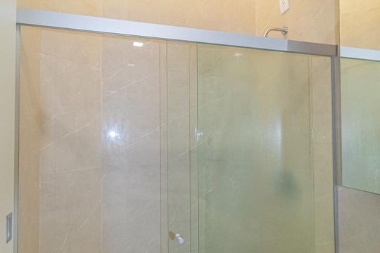 Banheiro de casa de condomínio para alugar com 2 quartos, 67m² em Distrito Industrial, Cachoeirinha