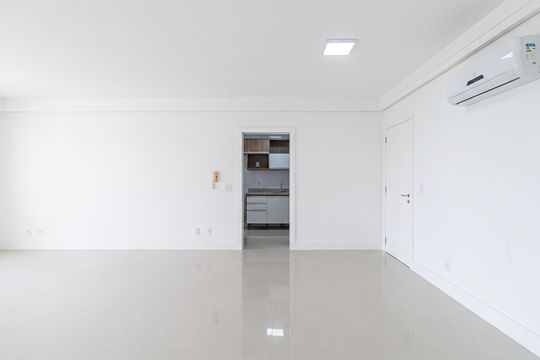 Sala de apartamento para alugar com 3 quartos, 92m² em Balneario, Florianópolis