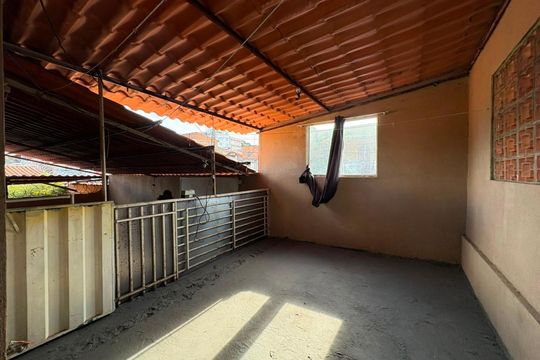 Área externa de casa para alugar com 2 quartos, 360m² em Jk, Contagem