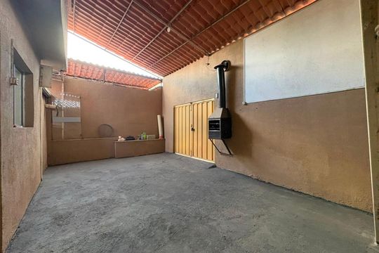 Área externa de casa para alugar com 2 quartos, 360m² em Jk, Contagem