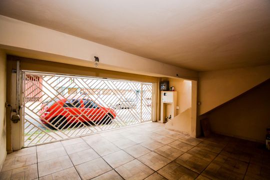 Garagem de casa à venda com 3 quartos, 213m² em Jardim Divinolandia, Guarulhos