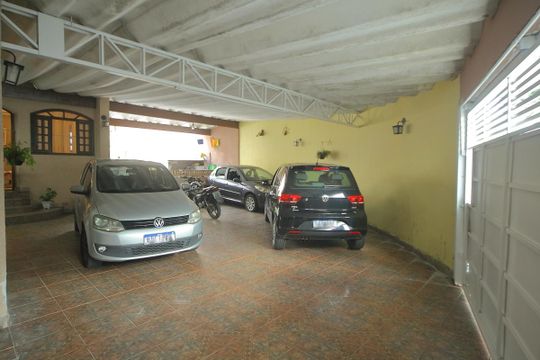 Garagem  de casa para alugar com 4 quartos, 249m² em Parque Terra Nova, São Bernardo do Campo