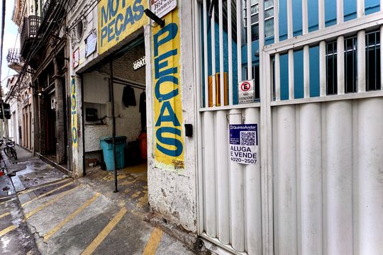 Fachada de kitnet/studio para alugar com 1 quarto, 32m² em Catete, Rio de Janeiro