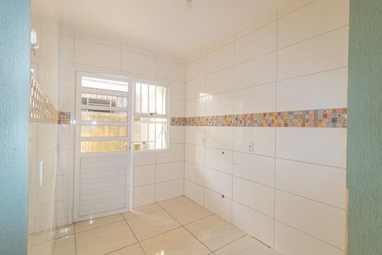 Cozinha de casa de condomínio para alugar com 2 quartos, 48m² em Parque Granja Esperanca, Cachoeirinha