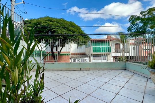 Terraço de casa à venda com 3 quartos, 194m² em Vila Anglo Brasileira, São Paulo