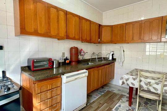Cozinha de casa à venda com 3 quartos, 194m² em Vila Anglo Brasileira, São Paulo