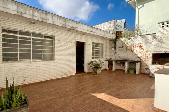 Quintal de casa à venda com 3 quartos, 194m² em Vila Anglo Brasileira, São Paulo