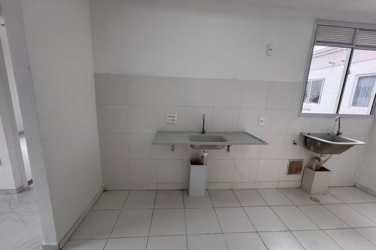 Cozinha de apartamento à venda com 2 quartos, 50m² em Vargem Pequena, Rio de Janeiro