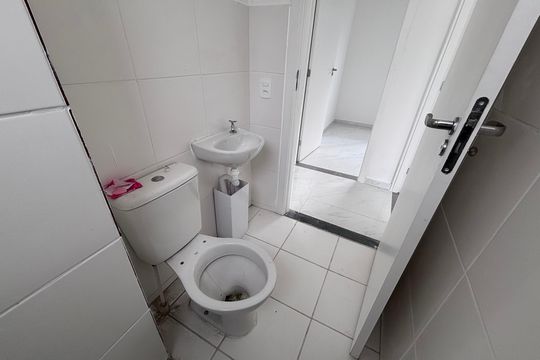 Banheiro de apartamento à venda com 2 quartos, 50m² em Vargem Pequena, Rio de Janeiro