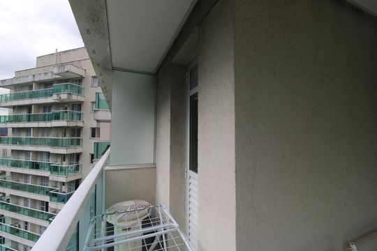 Varanda de kitnet/studio para alugar com 1 quarto, 40m² em Camorim, Rio de Janeiro