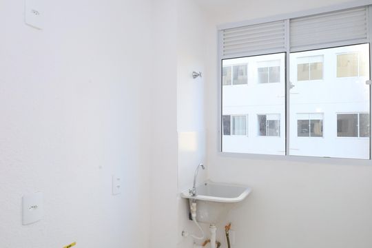 Área de Serviço de apartamento para alugar com 2 quartos, 41m² em Jardim Helian, São Paulo