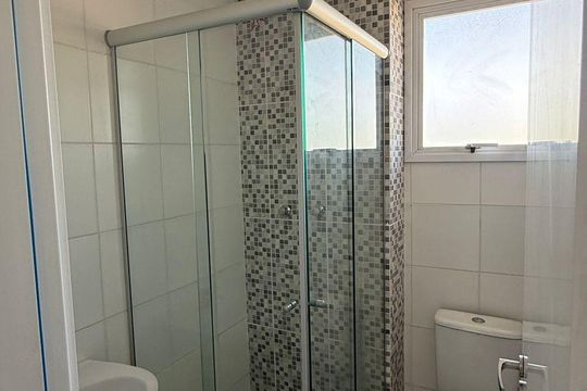 Banheiro de apartamento para alugar com 2 quartos, 55m² em São Luiz, Gravataí