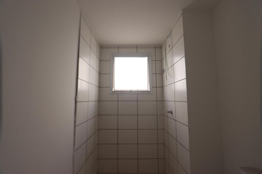 Banheiro de apartamento para alugar com 2 quartos, 49m² em Jardim da Laranjeira (zona Leste), São Paulo
