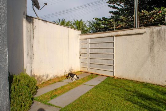 Casa à venda com 3 quartos, 106m² em Conjunto Riviera, Goiânia