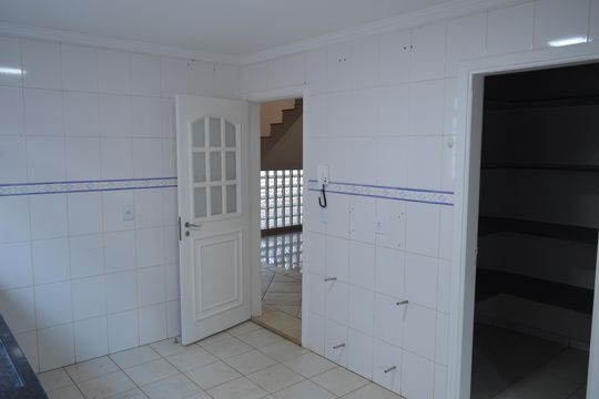 Cozinha de casa para alugar com 3 quartos, 490m² em City Ribeirão, Ribeirão Preto