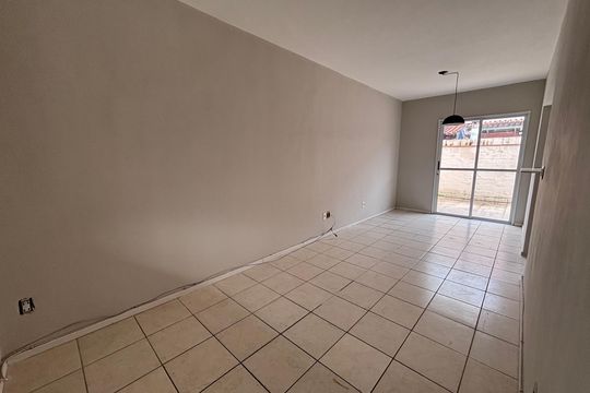 Sala de casa de condomínio à venda com 3 quartos, 85m² em Vargem Grande, Rio de Janeiro