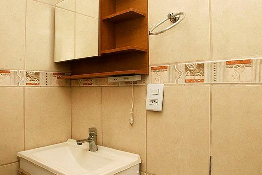 Banheiro de apartamento para alugar com 2 quartos, 56m² em Centro Histórico, Porto Alegre