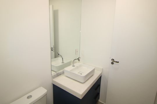 Banheiro de kitnet/studio para alugar com 1 quarto, 28m² em Santana, São Paulo