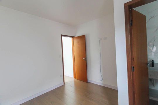 Suite 2 de casa de condomínio para alugar com 2 quartos, 70m² em São Lucas, São Paulo