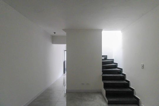 Sala de casa de condomínio para alugar com 2 quartos, 70m² em São Lucas, São Paulo