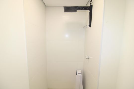 Banheiro de kitnet/studio para alugar com 1 quarto, 28m² em Santana, São Paulo