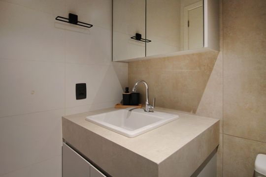 Banheiro de kitnet/studio à venda com 1 quarto, 39m² em Cruzeiro, Belo Horizonte