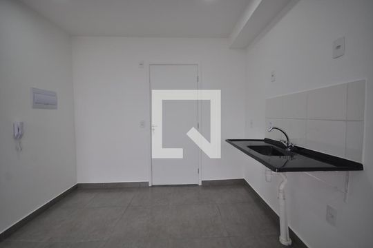 Apartamento à venda com 2 quartos, 37m² em Parque Vitoria, São Paulo