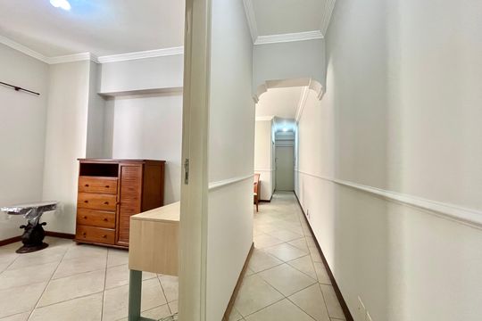 Corredor de apartamento à venda com 2 quartos, 80m² em Vila Clementino, São Paulo