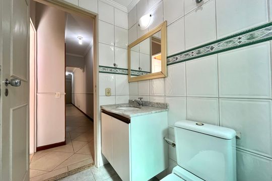 Banheiro de apartamento à venda com 2 quartos, 80m² em Vila Clementino, São Paulo
