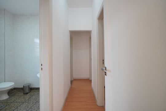Corredor de apartamento à venda com 2 quartos, 100m² em Liberdade, São Paulo