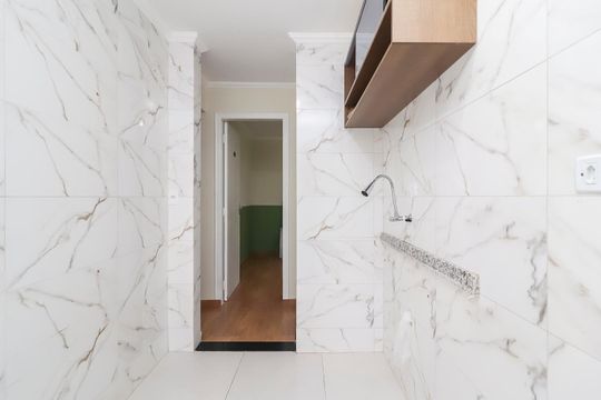 Cozinha de apartamento à venda com 2 quartos, 45m² em Jardim Redil, São Paulo