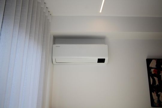 Ar condicionado de kitnet/studio para alugar com 0 quarto, 28m² em Boa Vista, Porto Alegre