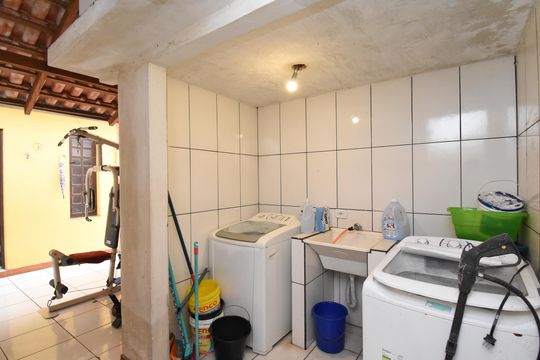 Área de Serviço de casa à venda com 5 quartos, 700m² em Cajuru, Curitiba