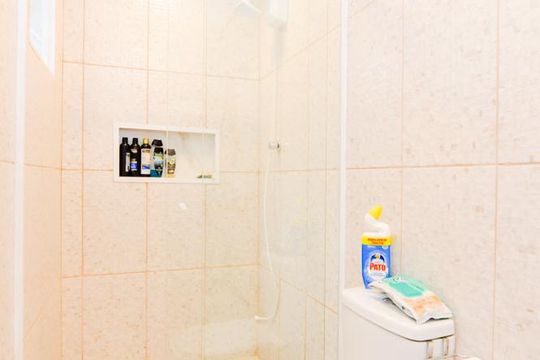 Banheiro de apartamento para alugar com 1 quarto, 35m² em Jardim Vila Galvao, Guarulhos